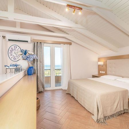 Niver Luxury Suites Lefkada City Room photo