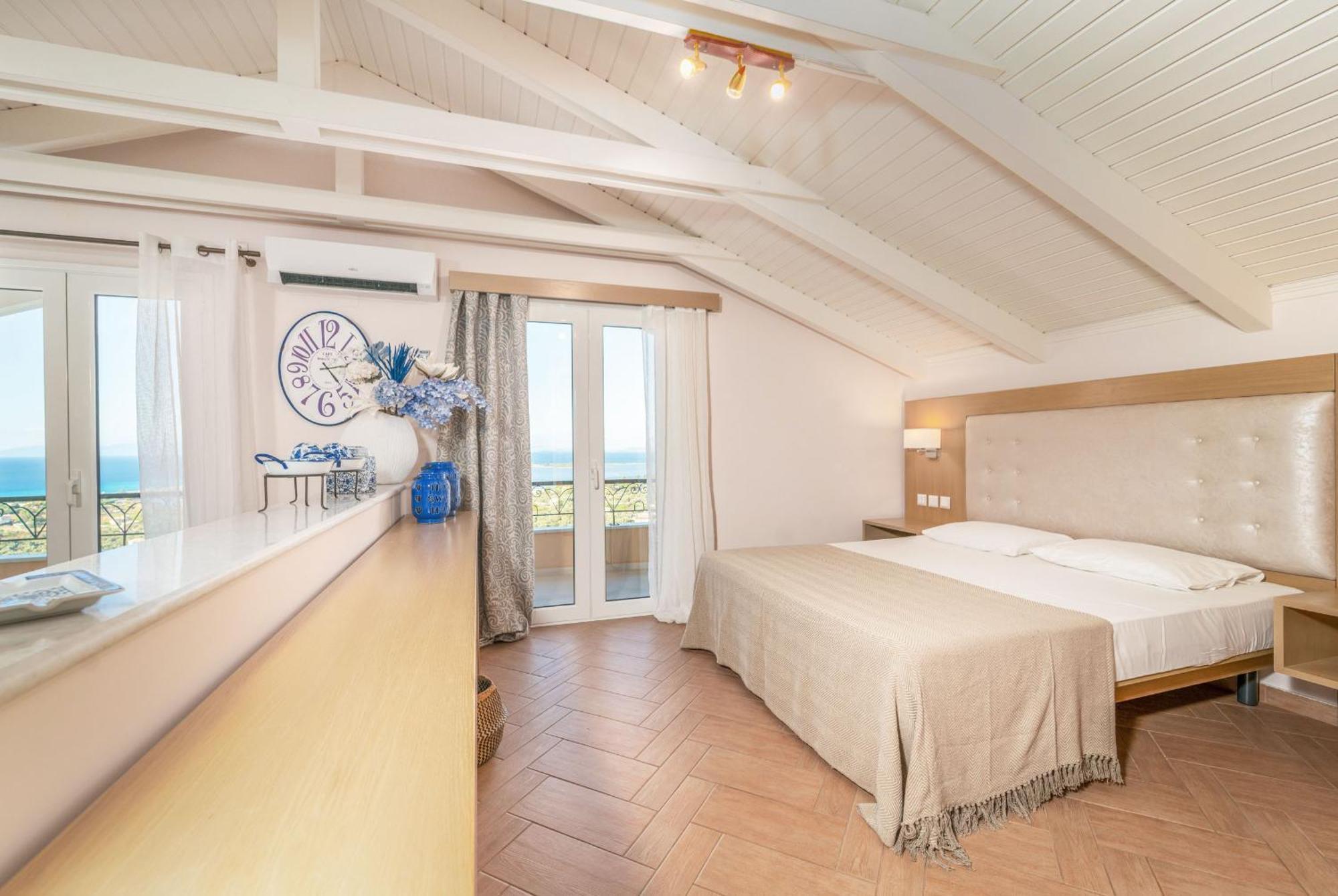 Niver Luxury Suites Lefkada City Room photo